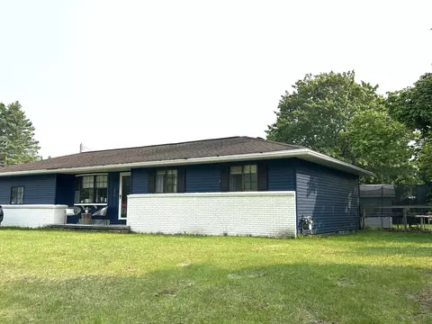 1200 Crestview Dr, Alpena, MI 49707