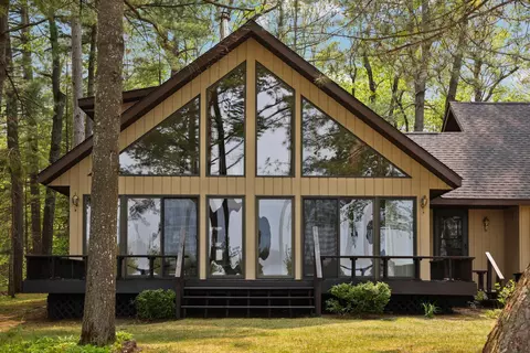 5506 Vacationland Dr, Lewiston, MI 49756