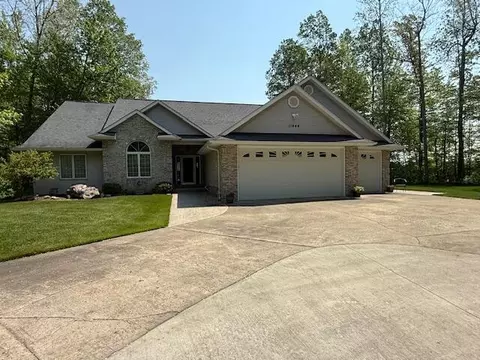11444 Fairway Dr, Roscommon, MI 48653