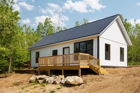 8428 Dusty Trl, Gaylord, MI 49735