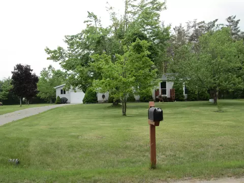Exterior - 5189 Pinecrest Dr, Lewiston, MI 49756 photo 2 of 11