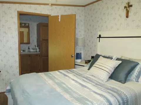 Bedroom - 5189 Pinecrest Dr, Lewiston, MI 49756 photo 4 of 6