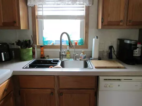 Kitchen - 5189 Pinecrest Dr, Lewiston, MI 49756 photo 4 of 5