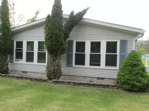 Exterior - 5189 Pinecrest Dr, Lewiston, MI 49756 photo 4 of 11