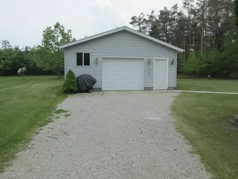 Exterior - 5189 Pinecrest Dr, Lewiston, MI 49756 photo 10 of 11