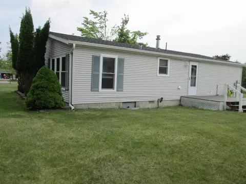 Exterior - 5189 Pinecrest Dr, Lewiston, MI 49756 photo 6 of 11