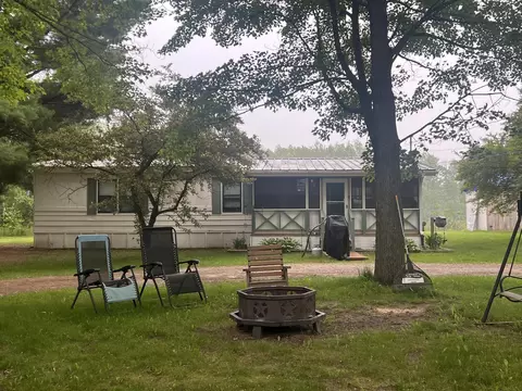 118 Westview Dr, Houghton Lake, MI 48629
