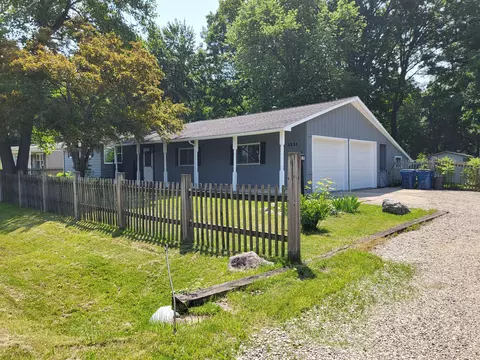 1251 Kingston Ave, Flint, MI 48507