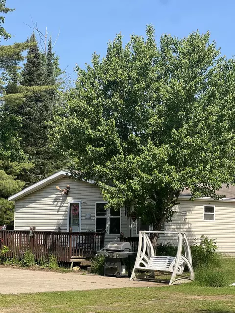 577 Wilderness Trl, Saint Helen, MI 48656