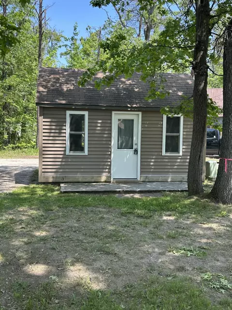 5115 S Straits Hwy #CABIN 7, Indian River, MI 49749