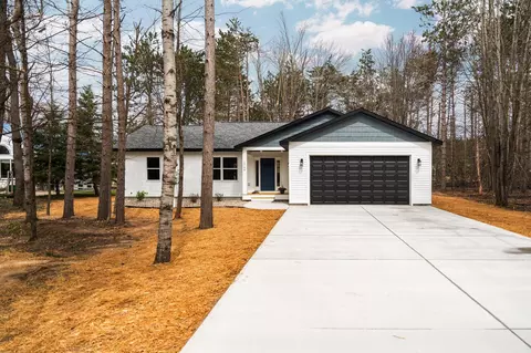 1700 Lakewood Dr, Gaylord, MI 49735