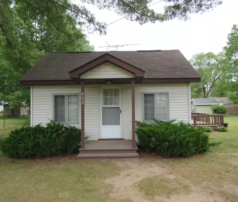 402 Federal Ave, Houghton Lake, MI 48629