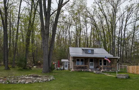 12390 Nickerson Rd, Atlanta, MI 49709