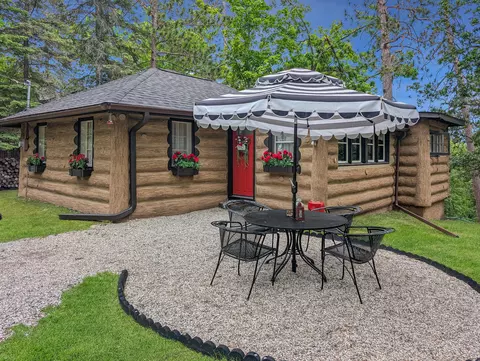 8021 Brown Bear Trl, Atlanta, MI 49709