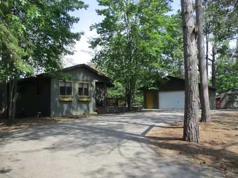 5199 Valleywood Rd, Lewiston, MI 49756