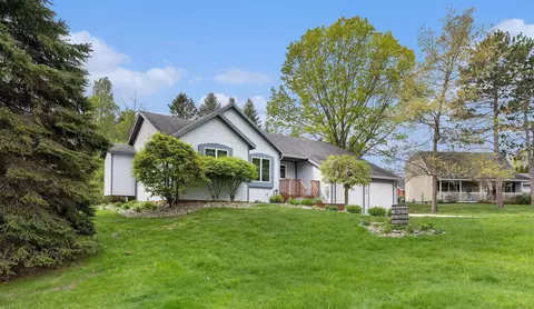 8123 Silver Cove Dr, Traverse City, MI 49685
