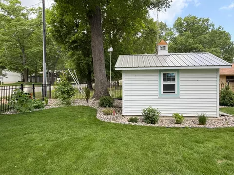 Exterior - 129 Ethel Dr, Roscommon, MI 48653 photo 8 of 18