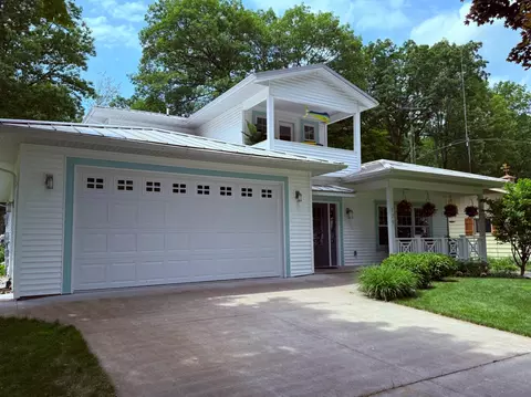 Exterior - 129 Ethel Dr, Roscommon, MI 48653 photo 3 of 18