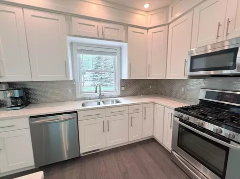 Kitchen - 129 Ethel Dr, Roscommon, MI 48653 photo 5 of 8