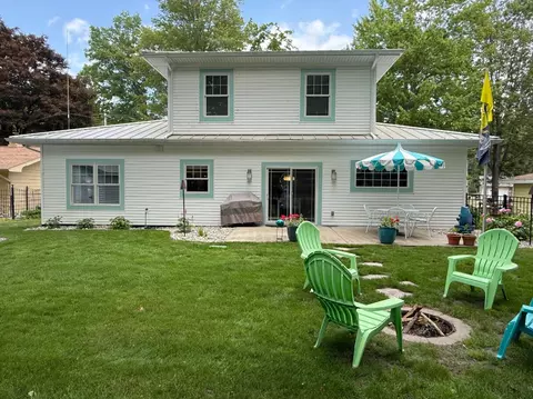 Exterior - 129 Ethel Dr, Roscommon, MI 48653 photo 14 of 18