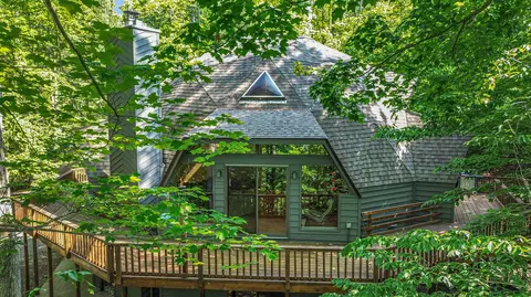 950 S Silver Pl, Indian River, MI 49749
