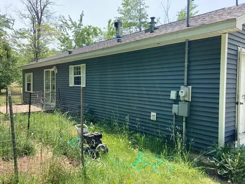 Exterior - 2966 Mitchell Dr, Cheboygan, MI 49721 photo 5 of 7