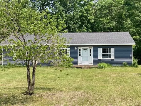 2966 Mitchell Dr, Cheboygan, MI 49721