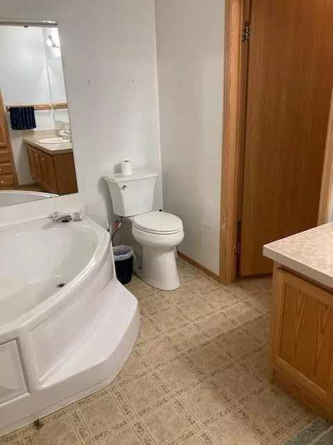 Bath - 2966 Mitchell Dr, Cheboygan, MI 49721 photo 1 of 3