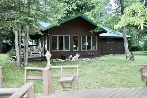 9892 White Eagle Bend Trl, Grayling, MI 49738