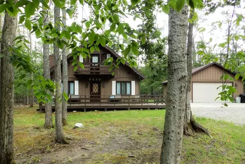 6850 Nightingale Dr, Gaylord, MI 49735