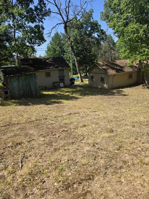 Exterior - 511 Eola Rd, Harrison, MI 48625 photo 3 of 5