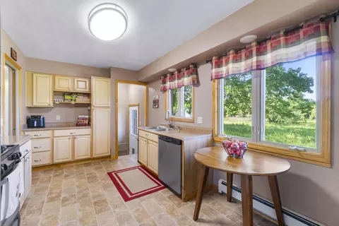 506 Seventh St, Cheboygan, MI 49721 photo 4