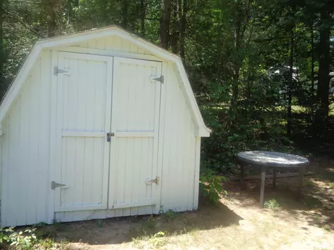 Exterior - 205 Jackson Blvd, Roscommon, MI 48653 photo 5 of 6