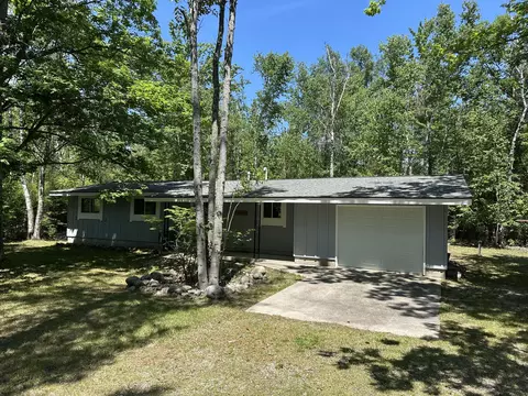 6081 Bonita Dr, Presque Isle, MI 49777
