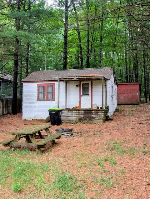 125 Clearview Dr, Roscommon, MI 48653