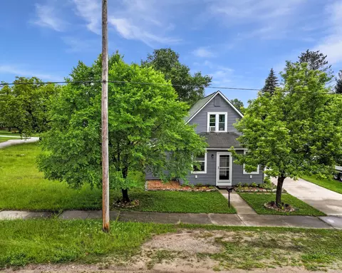 346 Vogel St, Boyne City, MI 49712