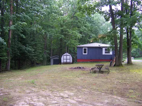 Exterior - 409 Marvin Rd, Roscommon, MI 48653 photo 2 of 9