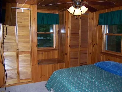 Bedroom - 409 Marvin Rd, Roscommon, MI 48653 photo 2 of 4