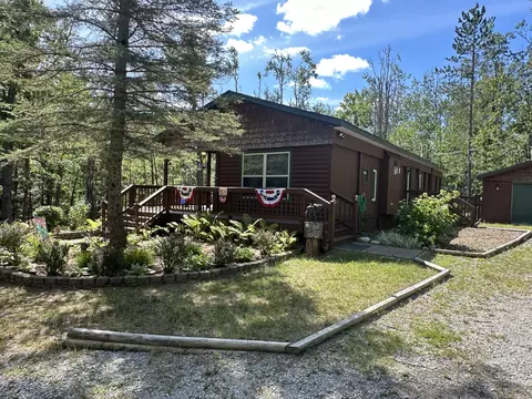 5127 Crestwood Rd, Lewiston, MI 49756