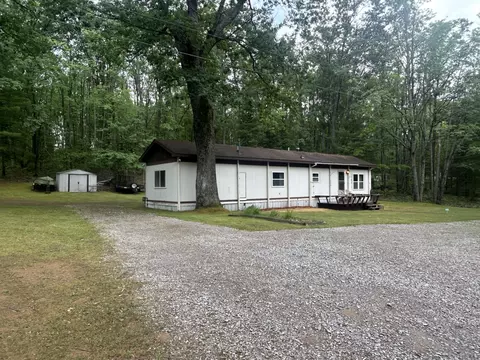 15939 Hiawatha Trl, Atlanta, MI 49709