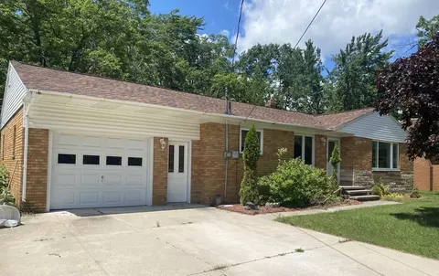 140 Oriole Dr, Alpena, MI 49707