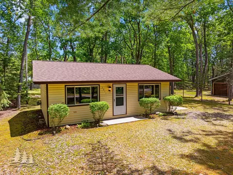 2911 Birch St, Lewiston, MI 49756