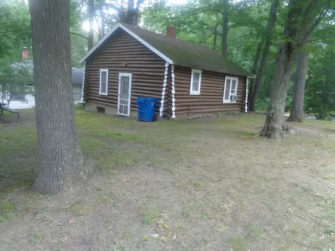 148 Desoto Ave, Houghton Lake, MI 48629