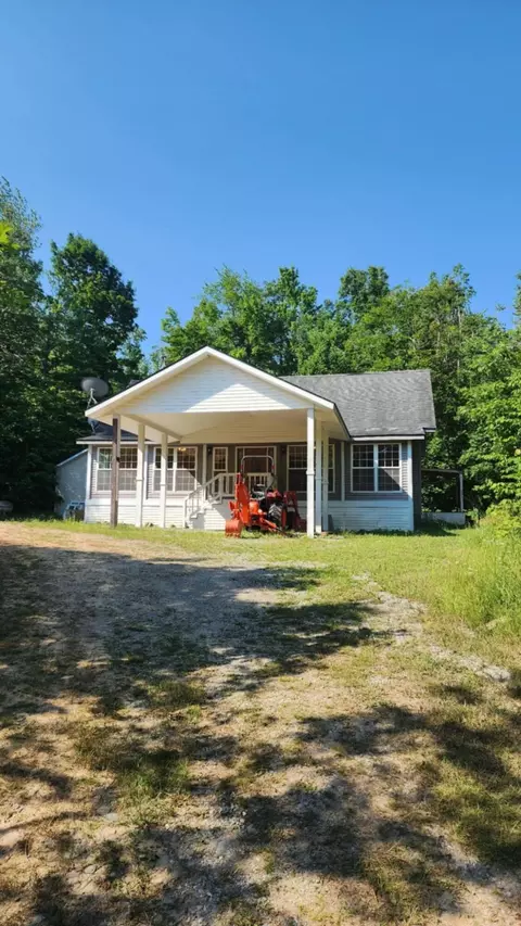 1025 Lake Side Trl, Barton City, MI 48705