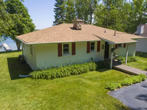 7237 Mccreery Dr, Presque Isle, MI 49777