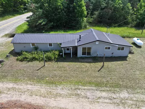 3527 E Sturgeon Valley Rd, Vanderbilt, MI 49795