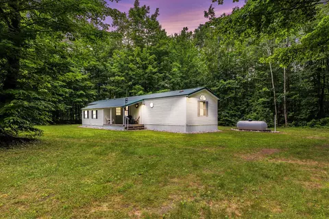 8315 Merrimon Ct, Mancelona, MI 49659