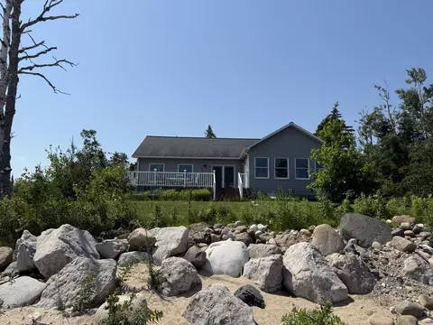 13621 Us-23, Cheboygan, MI 49721 photo 2
