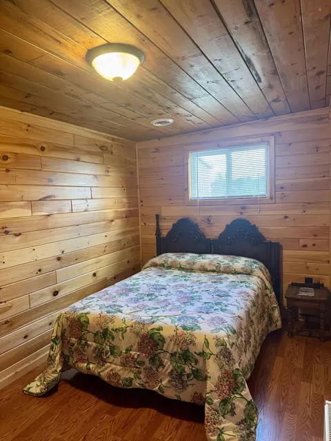 Bedroom - 2142 Eaton Trl, Grayling, MI 49738 photo 3 of 7