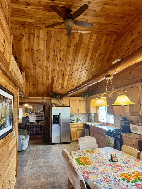 Kitchen - 2142 Eaton Trl, Grayling, MI 49738 photo 1 of 3